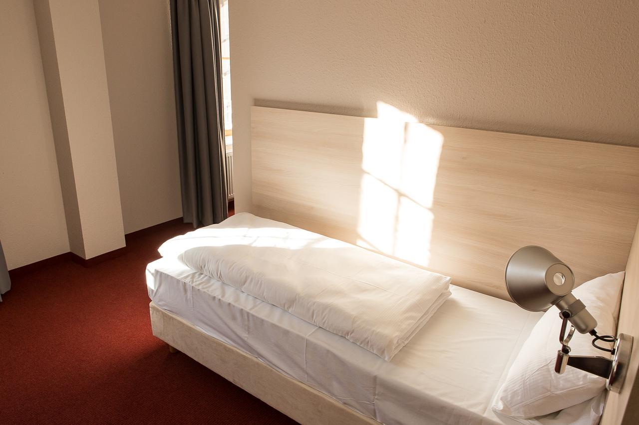 Motel Rasthof & Hermsdorfer Kreuz 3*